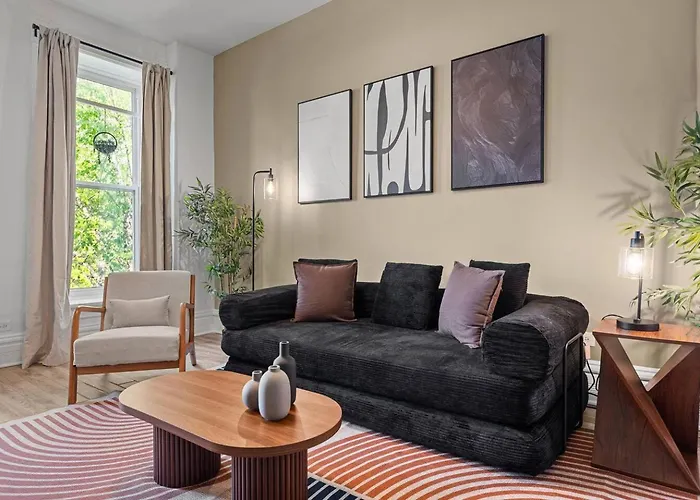 Dt Wicker Deluxe Sleeps 6 2-car Parking&laundry Apartment