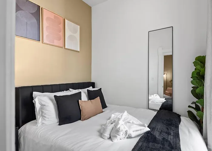 Dt Wicker Deluxe Sleeps 6 2-car Parking&laundry Apartment *