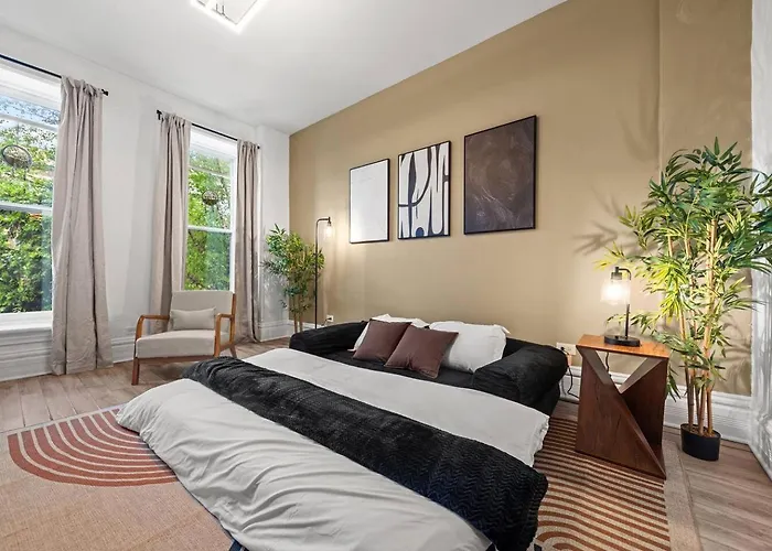 Apartment Dt Wicker Deluxe Sleeps 6 2-car Parking&laundry *
